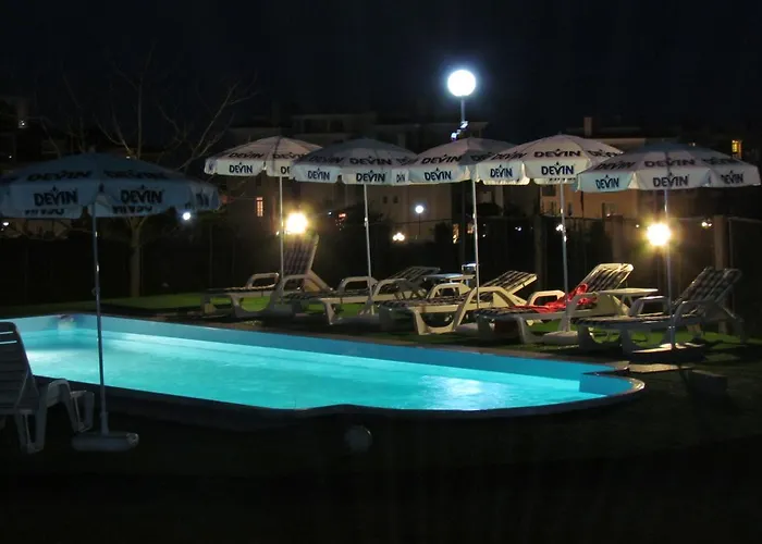 假日公园 And Panorama 切尔诺莫雷茨