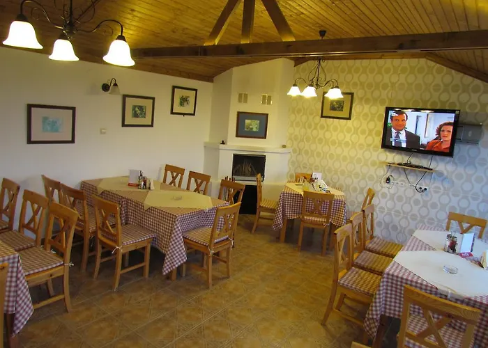 假日公园 And Panorama 3*