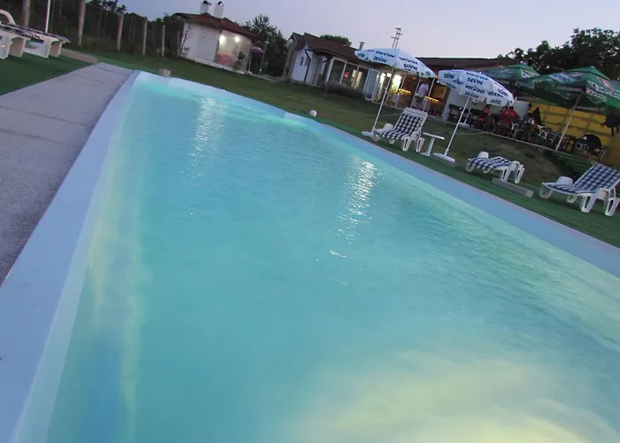 假日公园 And Panorama 3*